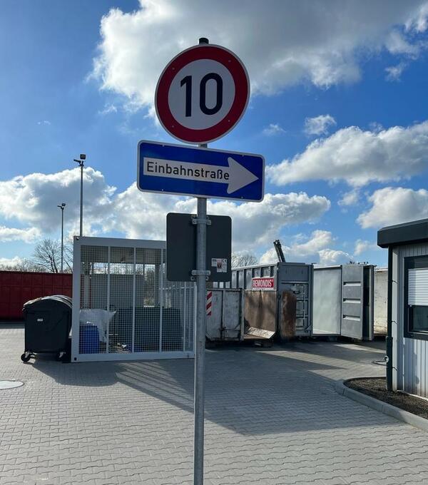 Bild vergrößern: Wertstoffhof Einbahnstrae